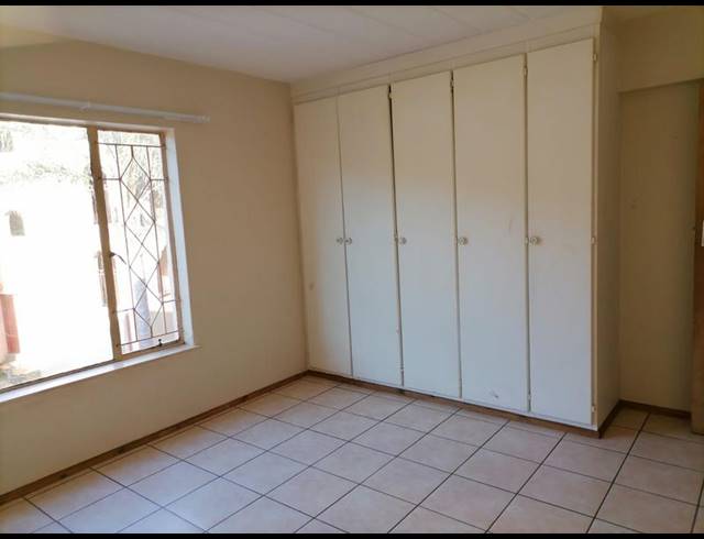 2 BEDROOM PROPERTY TO RENT IN HELDERKRUIN